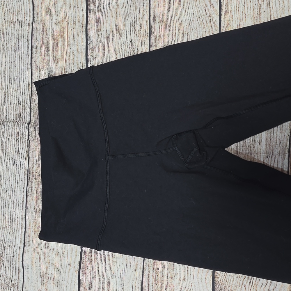 Lululemon Crop Leggings 19" size 4 - Picture 4 of 7